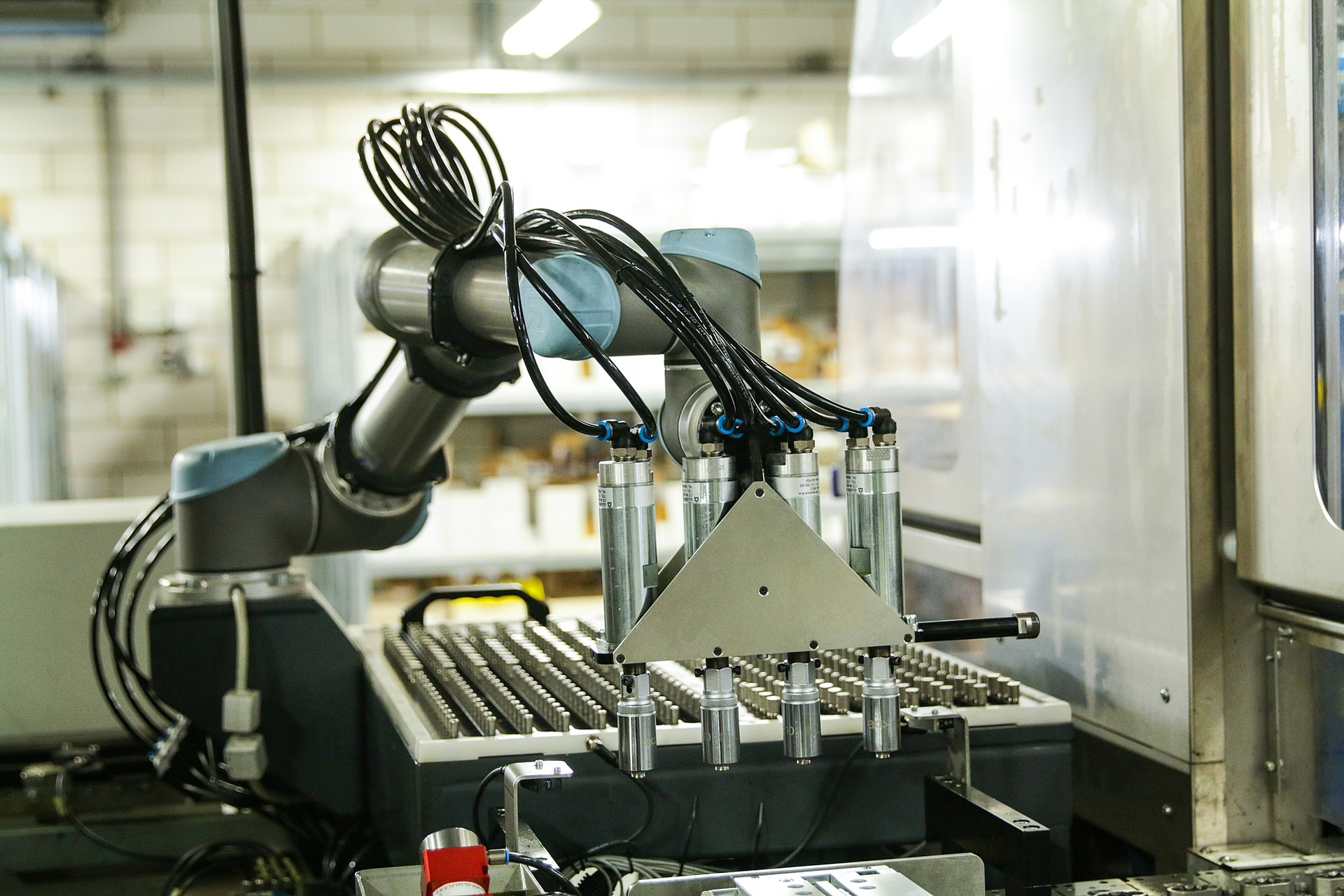 Fluidics Produktion Cobot From Universal Robots 5c86ca5f5cfe0