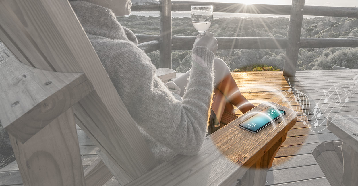 Smartphone Amp Delivers Enriched Sound, Power Savings in Tiny Package