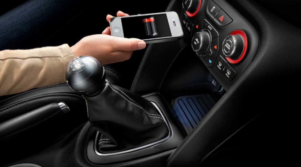 Electronicdesign 7896 Dodge Dart Wireless Charger 电子设计7896道奇飞镖无线充电器