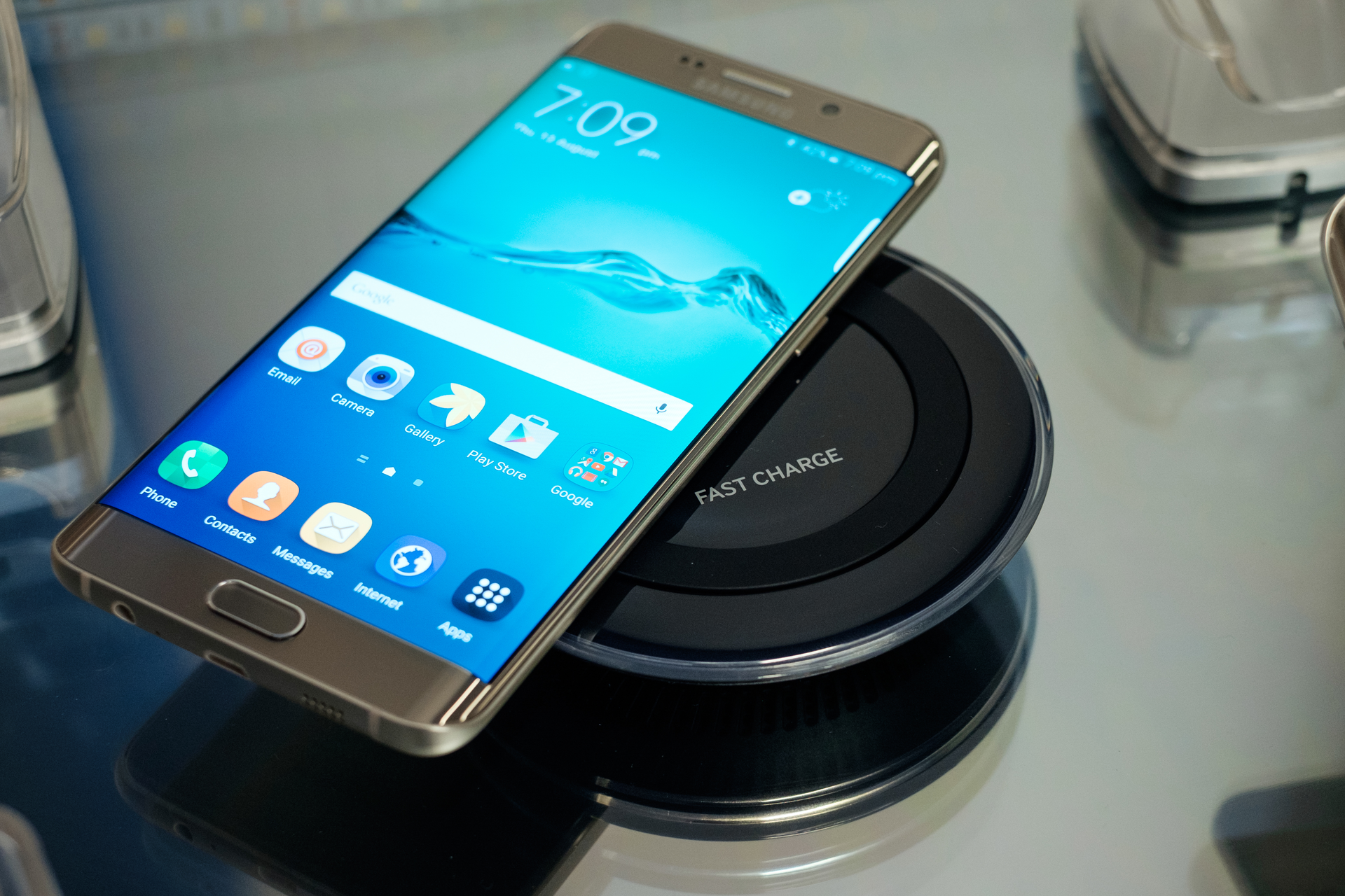Powermat is also upgrading its charging pads to support Samsung Wireless Fast Charge which is built into the Korean companyrsquos Samsung Galaxy 6 and Galaxy Note 4 smartphones Image courtesy of Krlis Dambrns Flickr