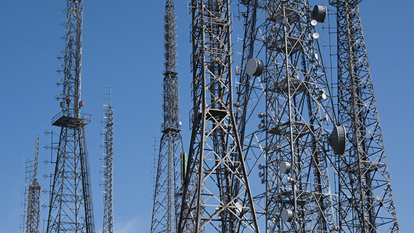 CRAN connects a large number of distributed radio receivers to a centralized basebandunit BBU pool in the cloud providing highbandwidth and lowlatency communications Image courtesy of ThinkStock