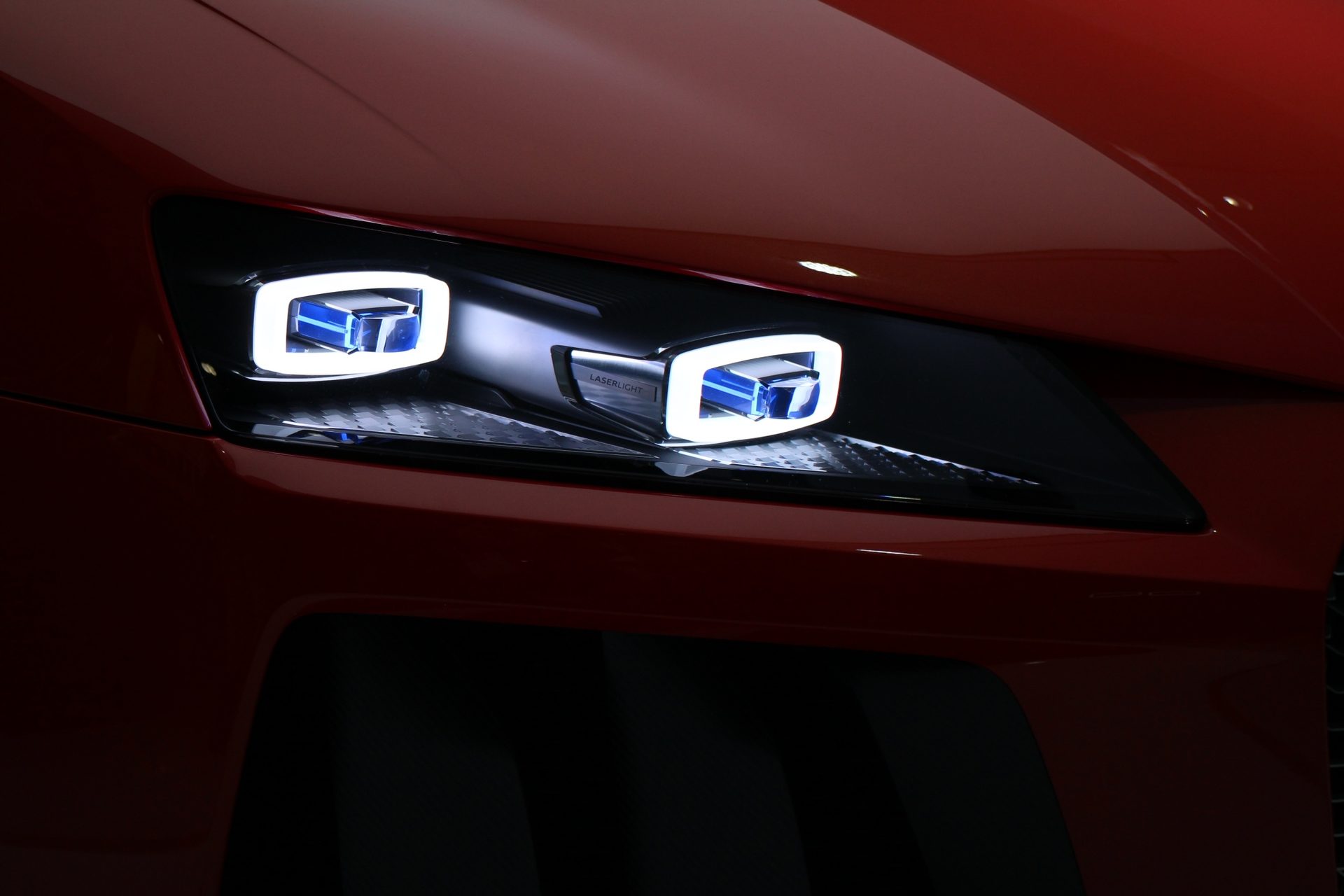 Automotive_Lights_Sharp