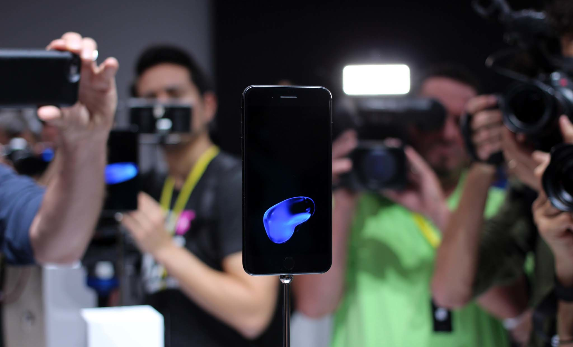 iPhone_Stock_Debut