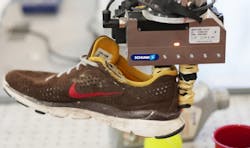 DON system grabs a shoe it's never seen before by the tongue DON system grabs a shoe it's never seen before by the tongue