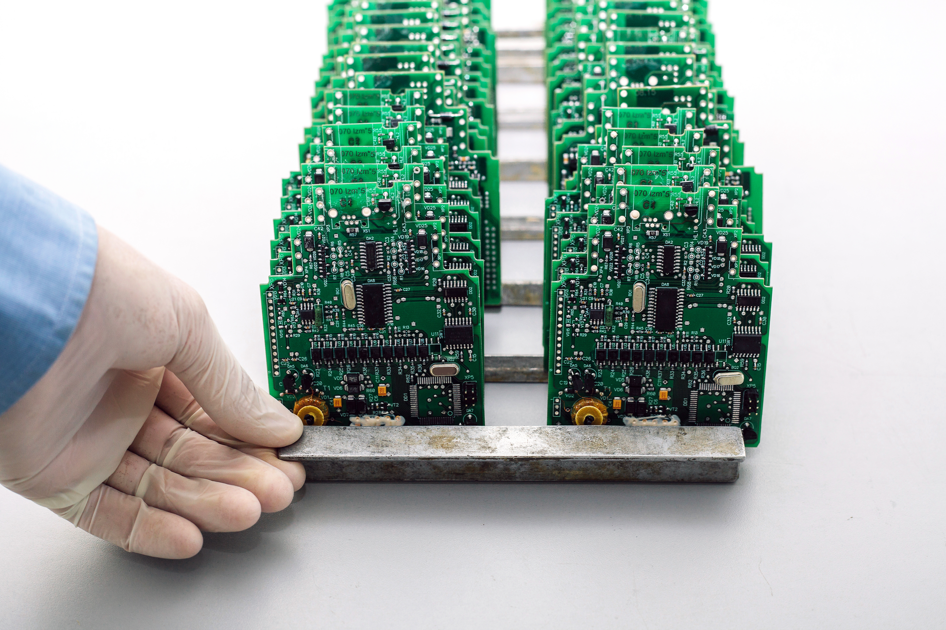 Apple Takes Over Part of Dialog Semiconductor in 600 Million Deal