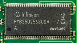 Infineon Hyb25 D256800 At 7 On Infineon Memory Module 7226 Infineon Hyb25 D256800 At 7 On Infineon Memory Module 7226