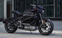 Livewire’s motor is inside the shiny silver housing at the bottom of the bike. Right above it is the black high-voltage battery, the RESS, with its cooling fins. Livewire’s motor is inside the shiny silver housing at the bottom of the bike. Right above it is the black high-voltage battery, the RESS, with its cooling fins.