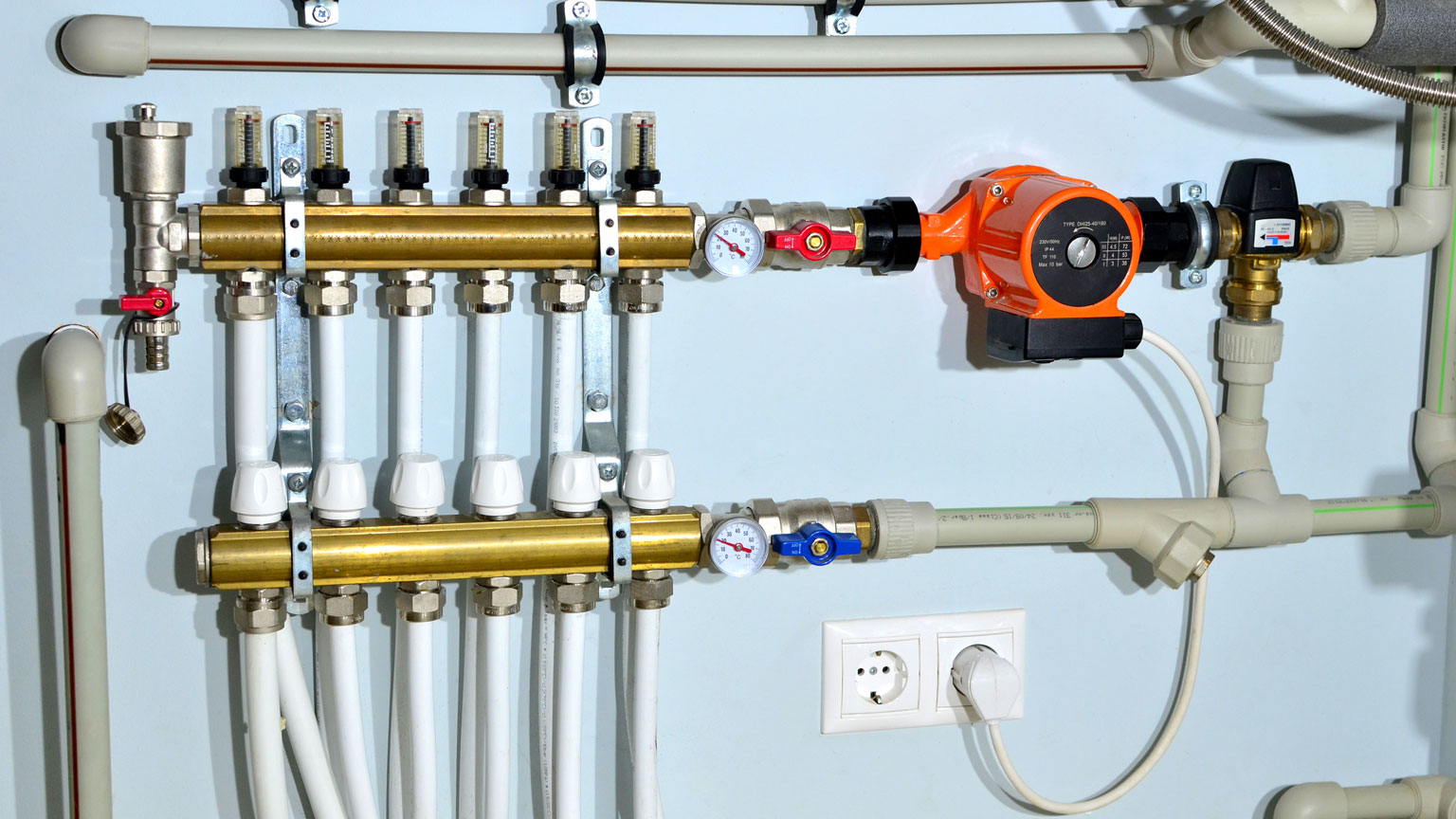 Pump159554796 Maksim Safaniuk Dreamstime