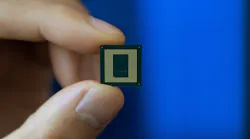 Qcomm Snapdragon 888 Hand Promo
