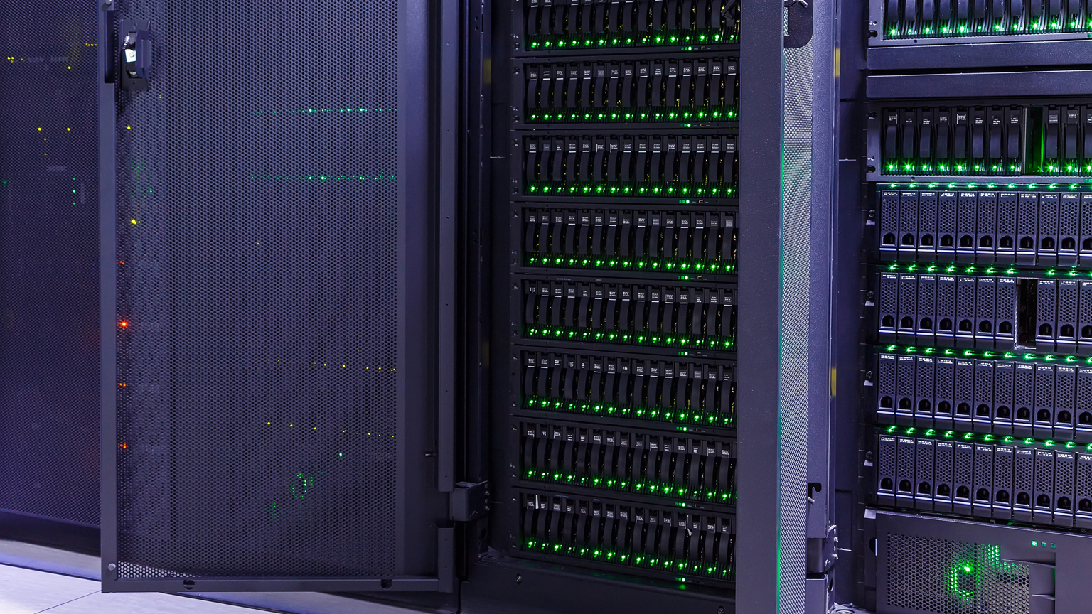 服务器vladimir Timofeev Dreamstime L 98504078