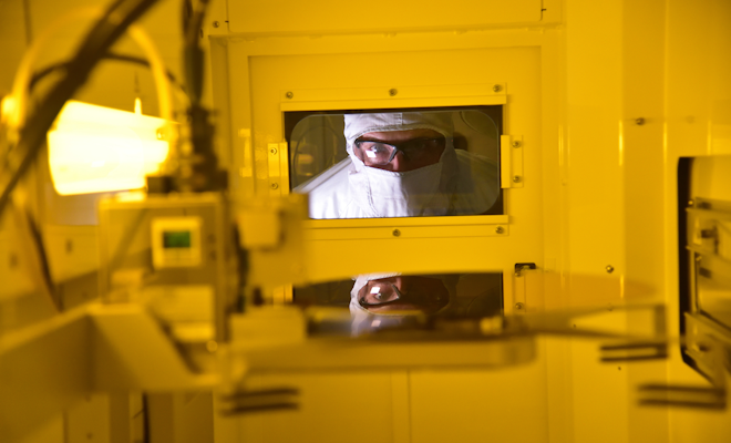 01 Intel Manufacturing