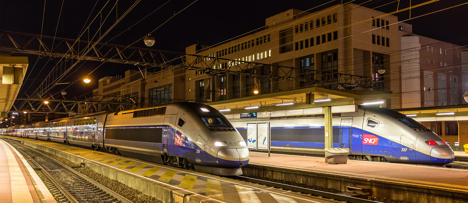 Trains Leonid Andronov Dreamstime L 51778010 列昂尼德·安德罗诺夫梦幻时光l51778010