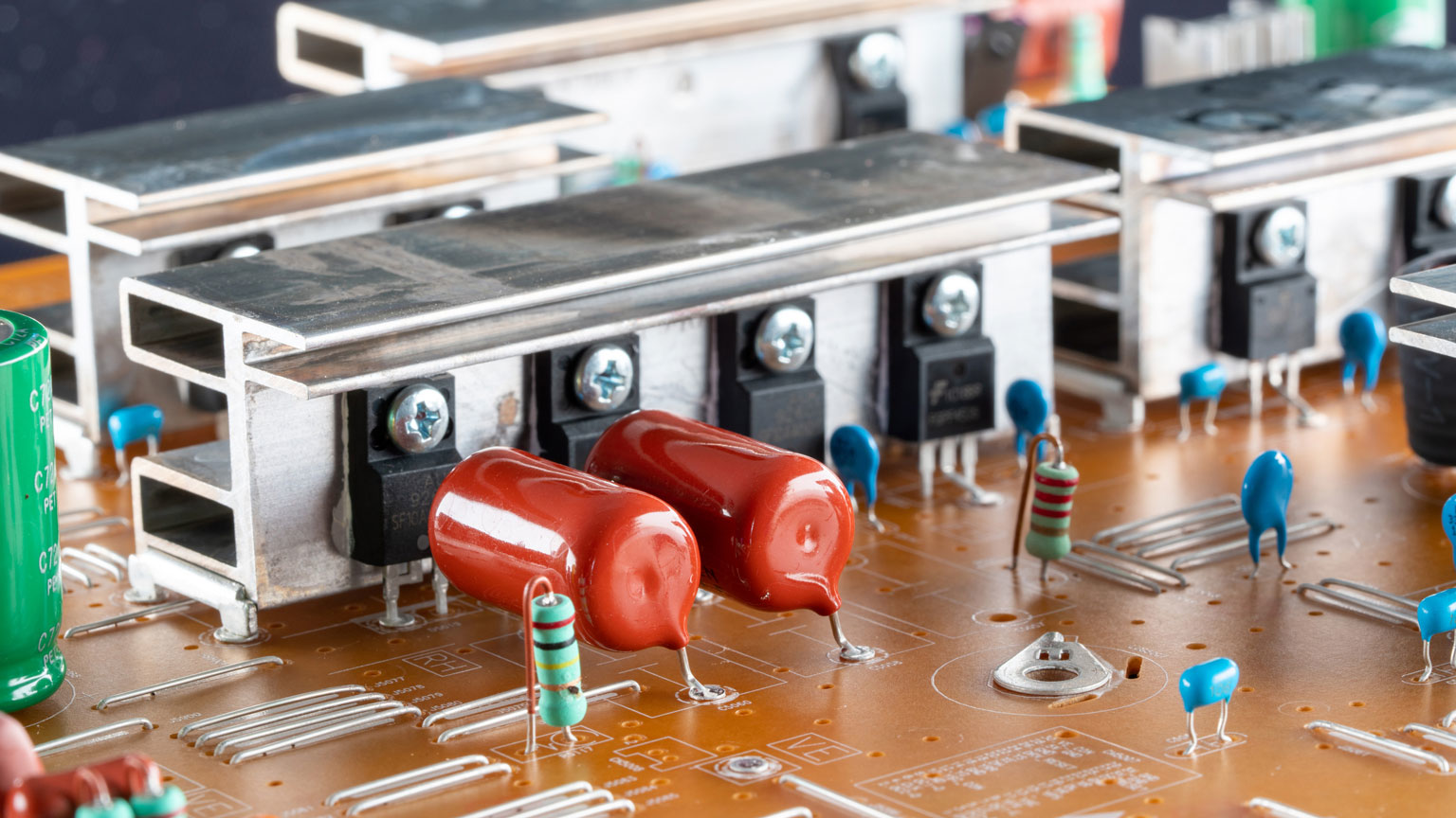 P Cboard Luchschen Dreamstime L 183244249 61a93cfdabde7