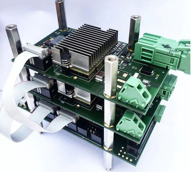 The Smart Power Management (SPM) module developed by Vicor continually optimizes its power output. It controls the distribution of power across the reef and matching supply with demand to grow strong limestone rock at maximum rates at all times.