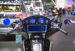 1. Features such as multifunction modules and controllers on the handlebar increase safety, comfort, and luxury.