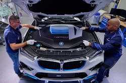 In BMW’s view, by 2027 or 2028, there will be a scarcity of raw materials needed to build EVs if the industry continues to ramp up production. That’s where hydrogen comes in. In BMW’s view, by 2027 or 2028, there will be a scarcity of raw materials needed to build EVs if the industry continues to ramp up production. That’s where hydrogen comes in.