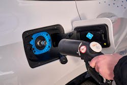 Refueling with hydrogen is not unlike refueling with fossil fuel.