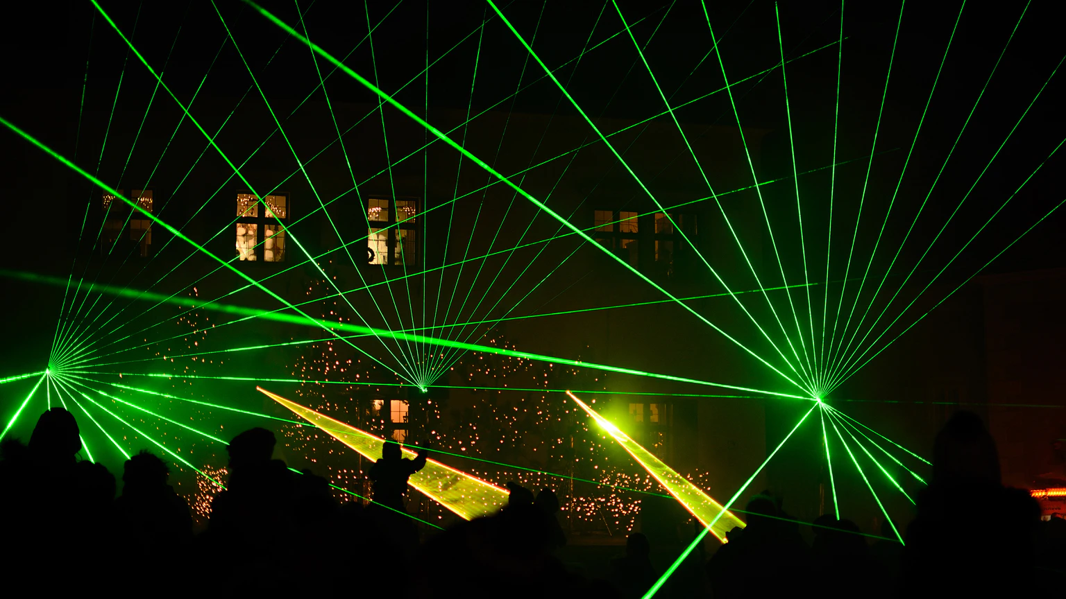 Laser Dreamstime Thomas Eder 37635209 648884aae35f6