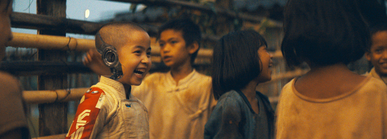 Alfie, our hero, is one of those realistic androids.