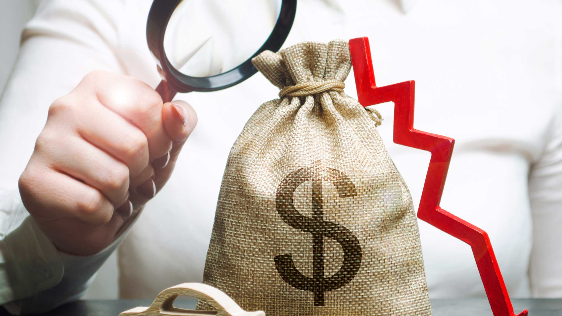 Magnifying Dreamstime Andrii Yalanskyi 141855842 652eb989c94f6