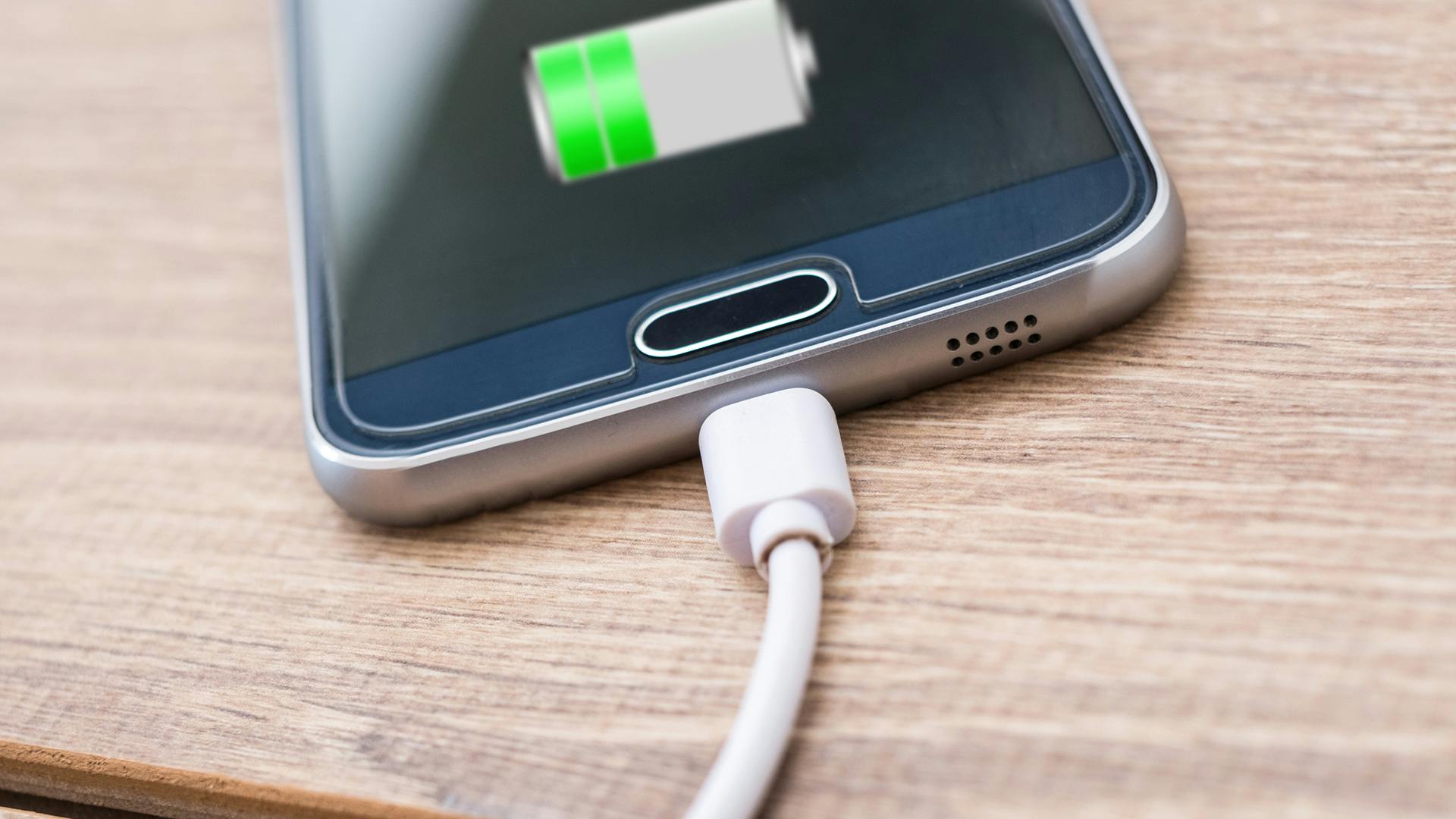 smartphone_dreamstime_l_92097498