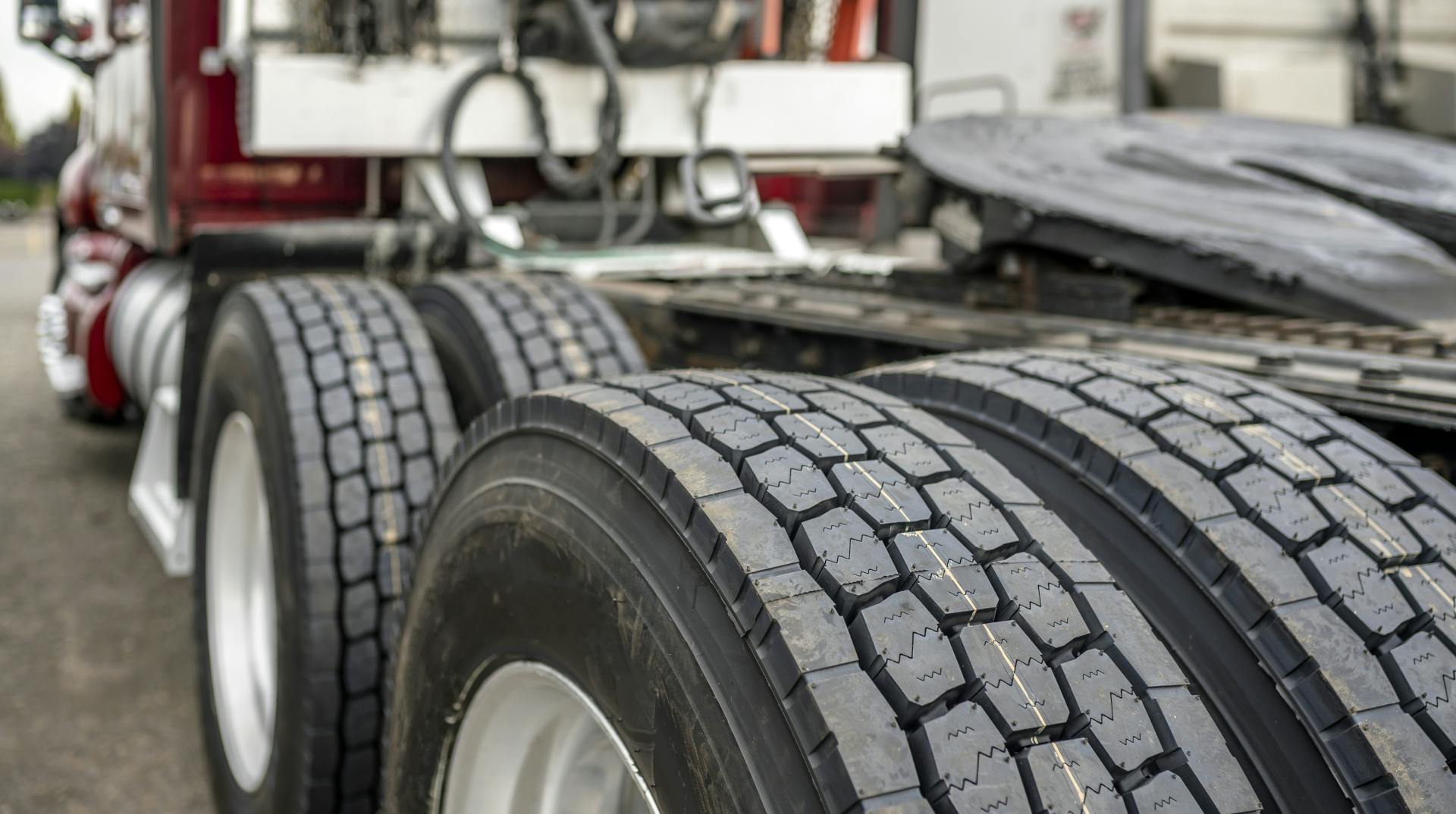 6605d6cbd4ad51001e10c10f Truck Dreamstime L 162460505