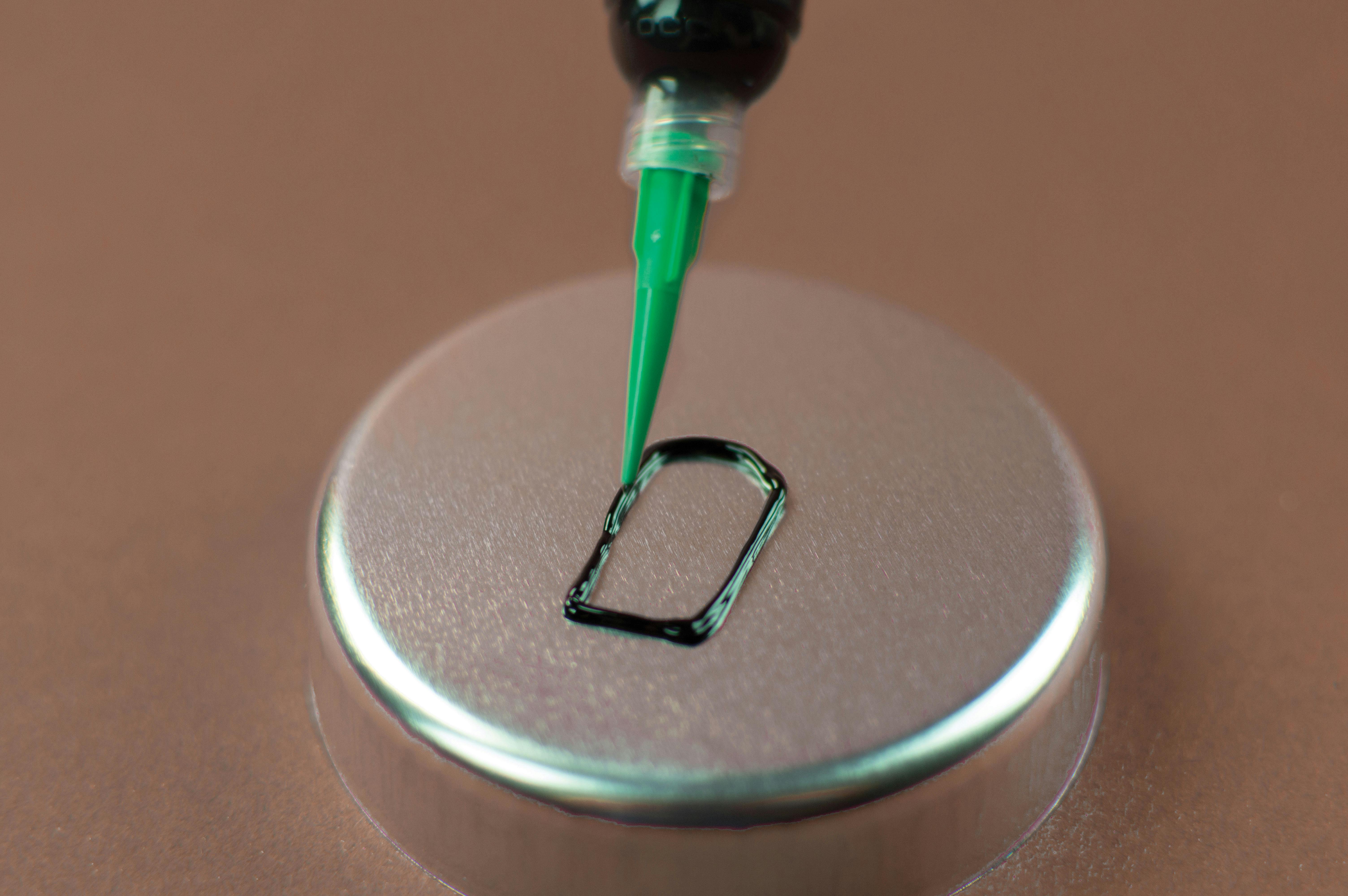 Master Bond Supreme 3DM-85 is a toughened, one part epoxy that can be used for bonding, sealing, and dam-and-fill applications.