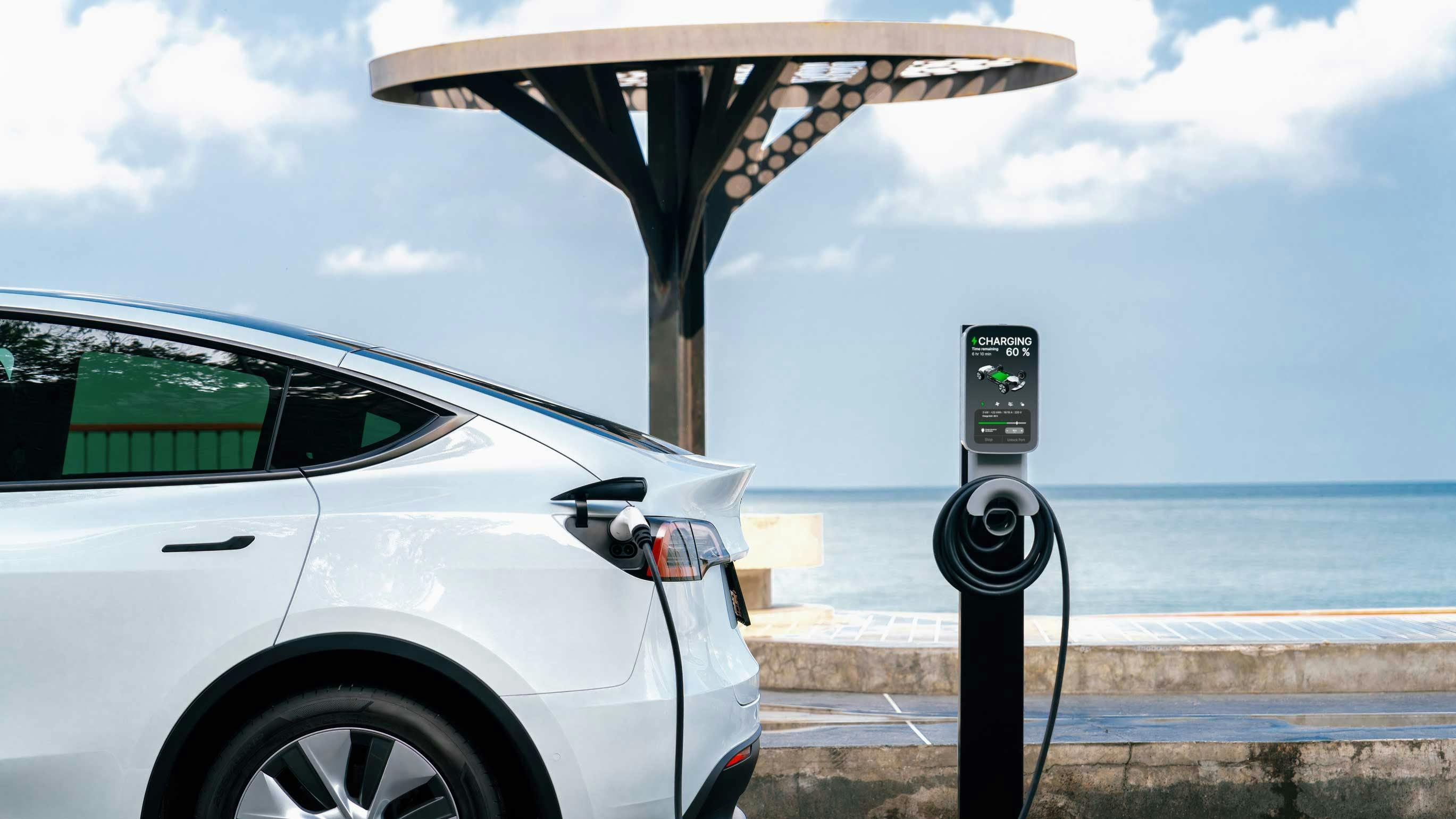 662ff8cb2a2ad8001ef945d3 Car Charge Dreamstime Biancoblue 304742382