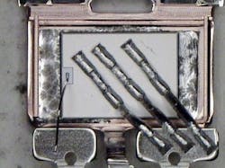 6. Most MOSFETs with leads, such as this D2PAK, are similarly constructed. 6. Most MOSFETs with leads, such as this D2PAK, are similarly constructed.