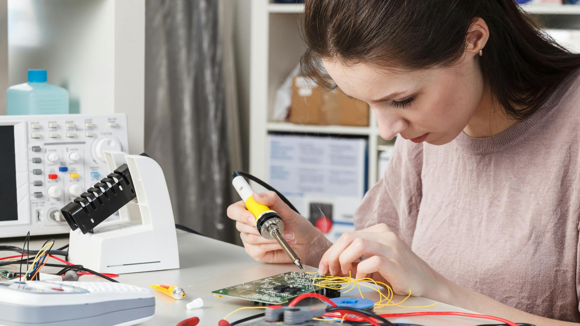 engineer_dreamstime_l_33819541