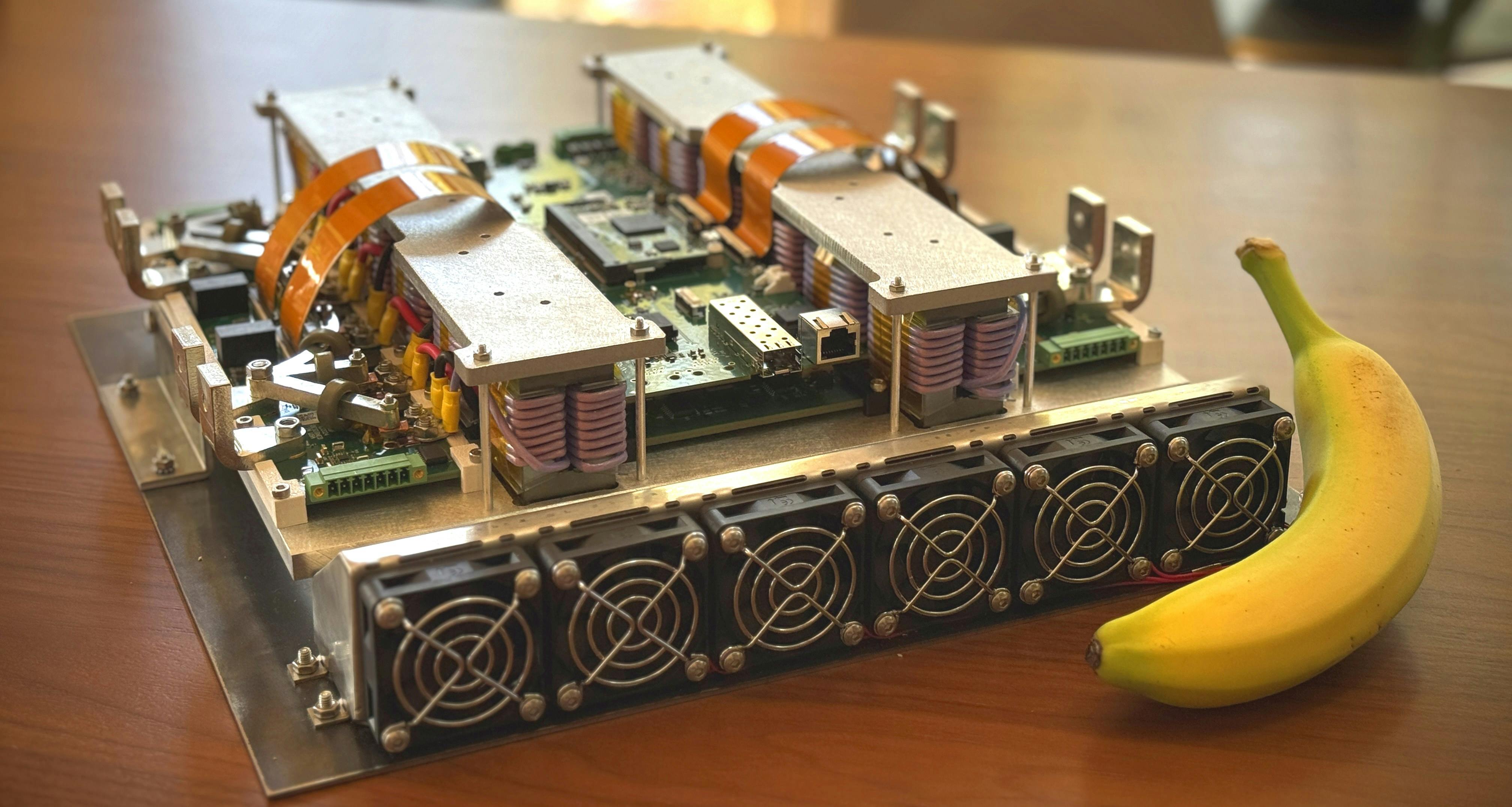 1. Unico&rsquo;s BAT350 high-current formation channel. Banana for scale.