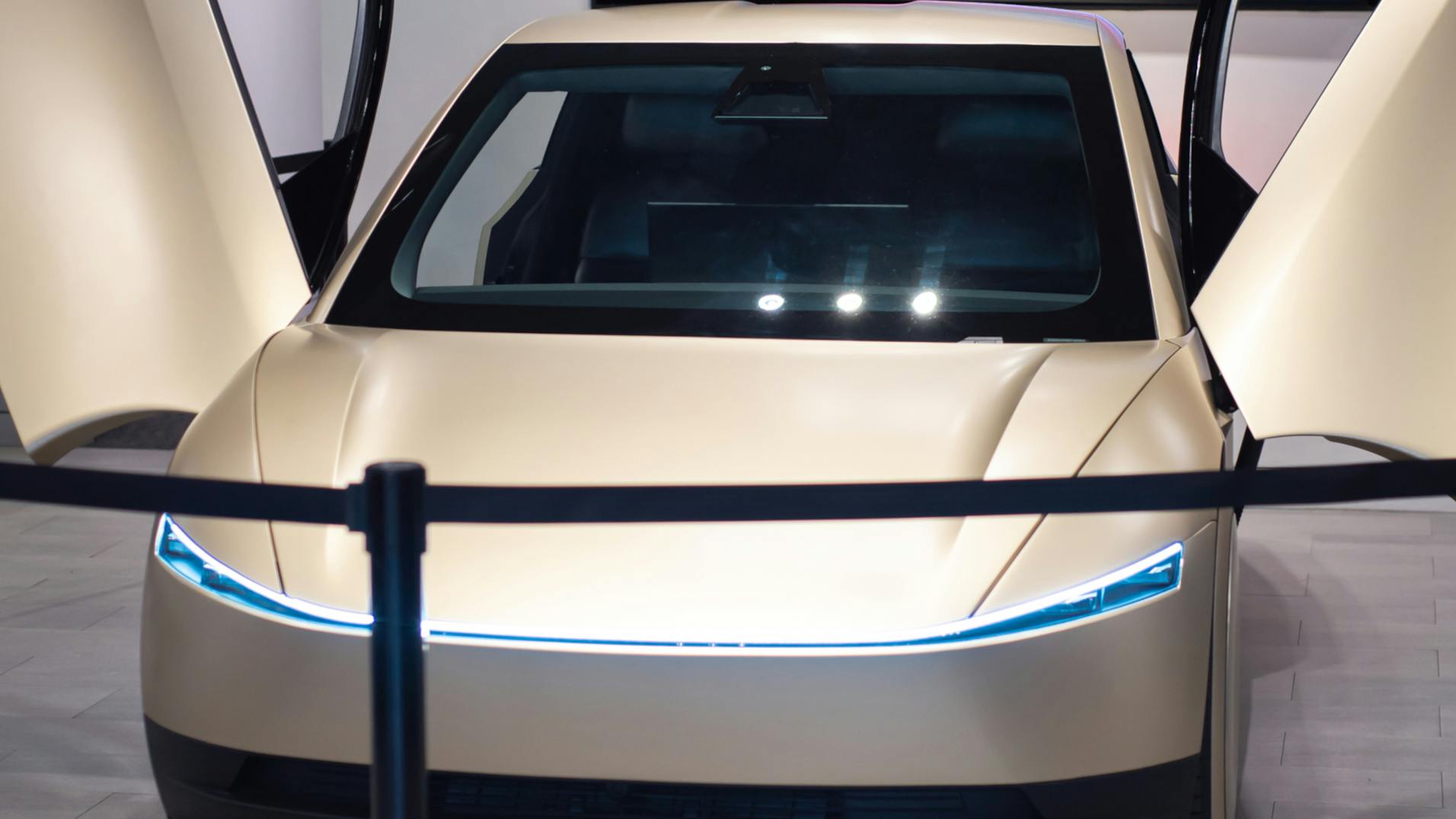 Tesla CyberCab Robotaxi