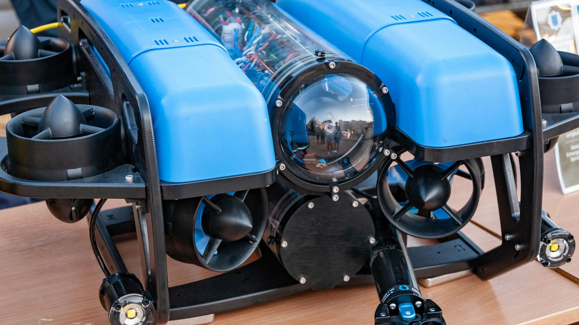 Autonomous underwater vehicle (AUV)