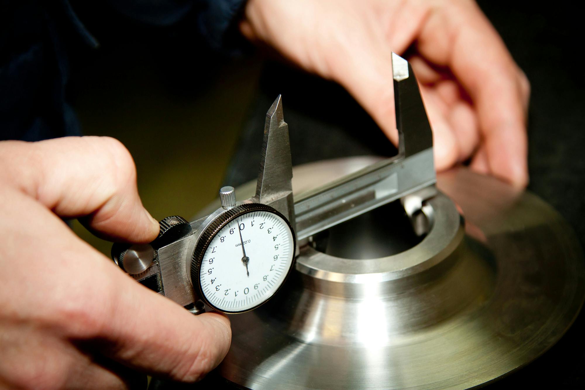 Caliper measuring internal diameter