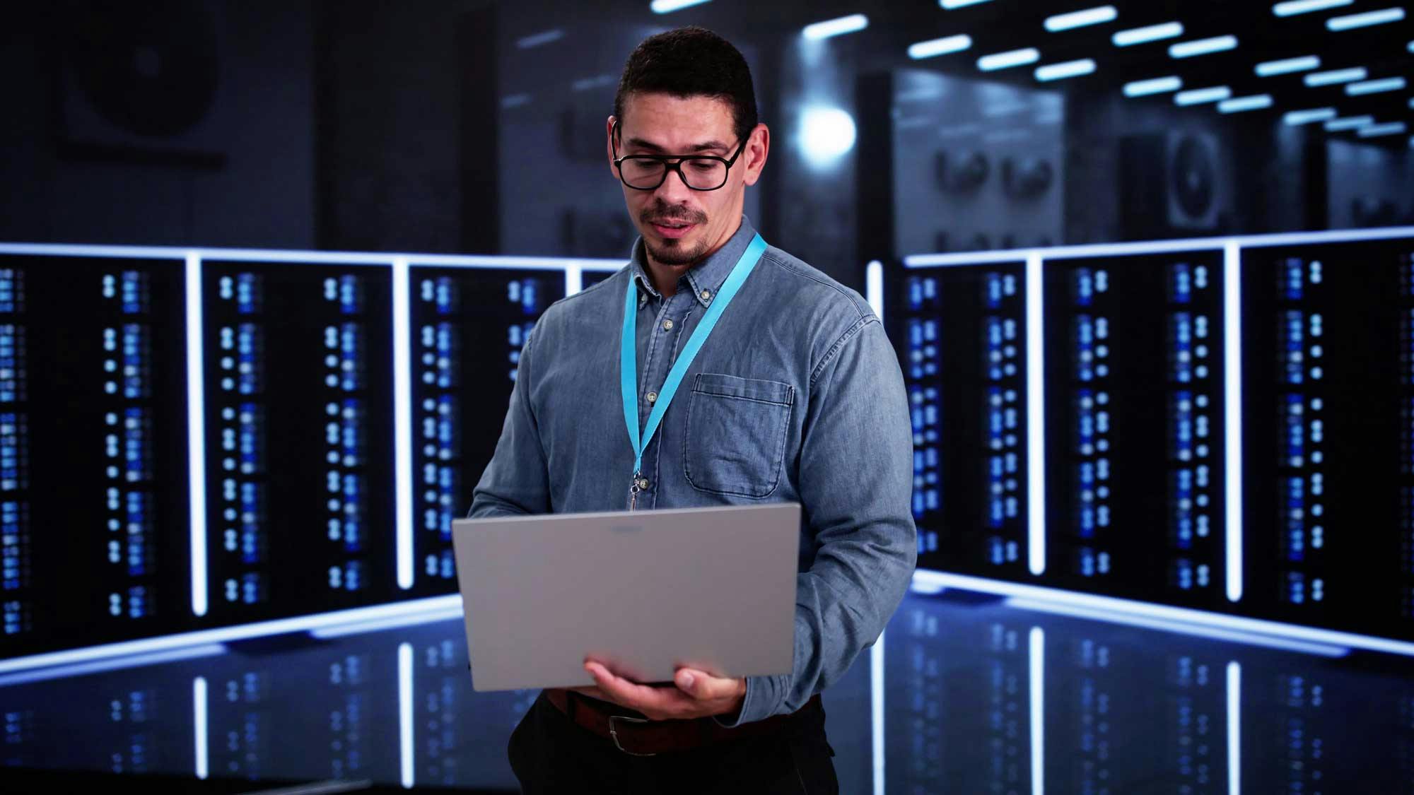 67ab8d2719ce682ea5c51ef5 Datacenter Dreamstime Andreypopov 336978022