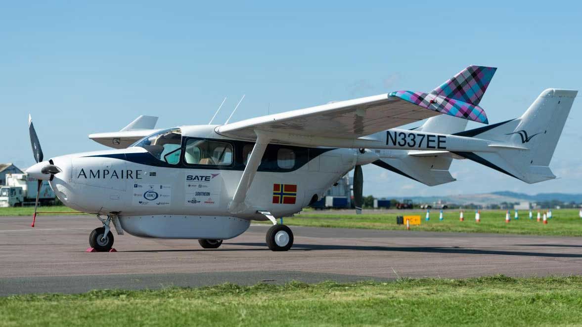 67e5731bb22286564c87b6dc Promo Fig1moye Ampaire Hybrid Plane 02