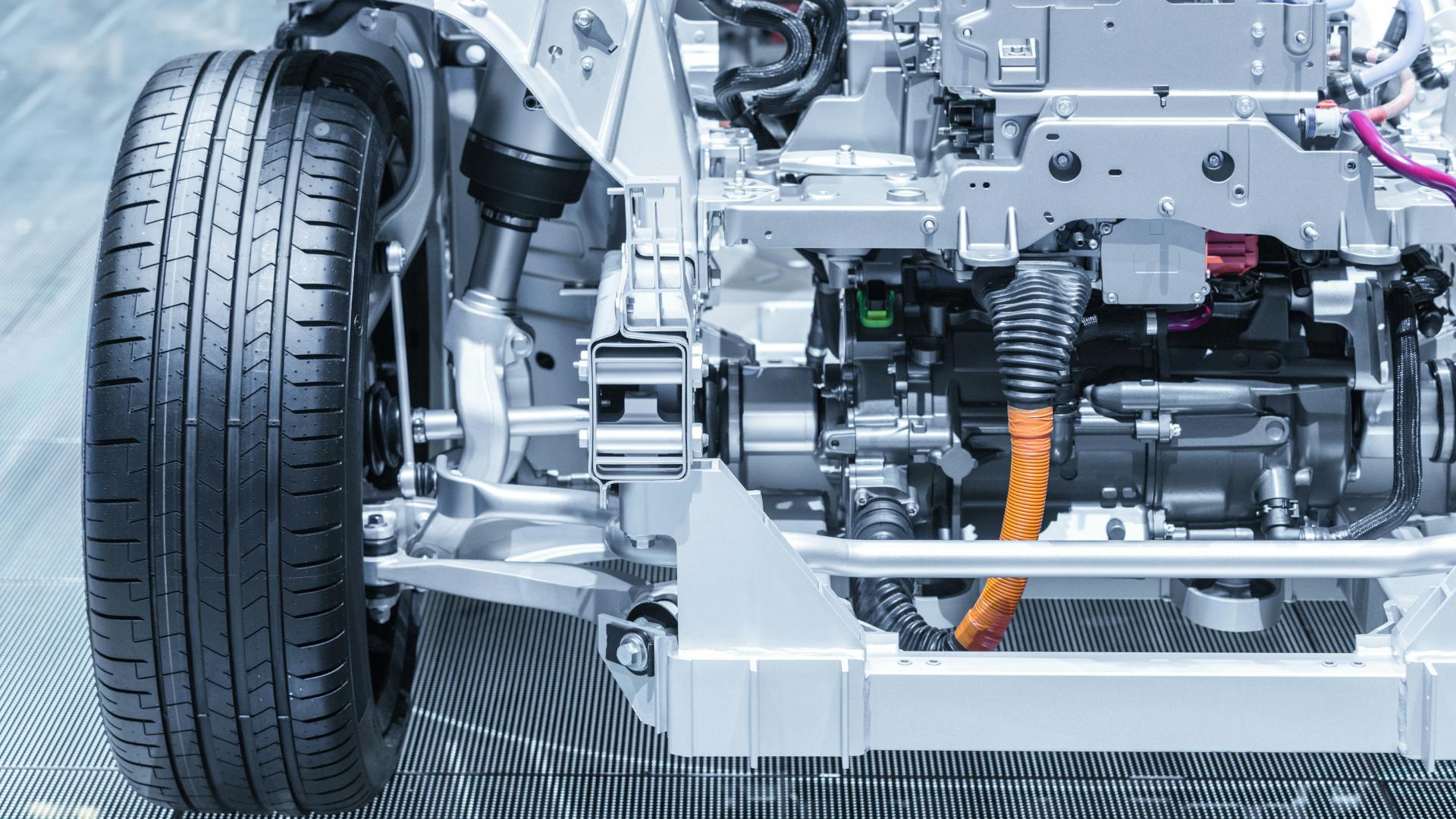 evpowertrain_dreamstime_l_113266045