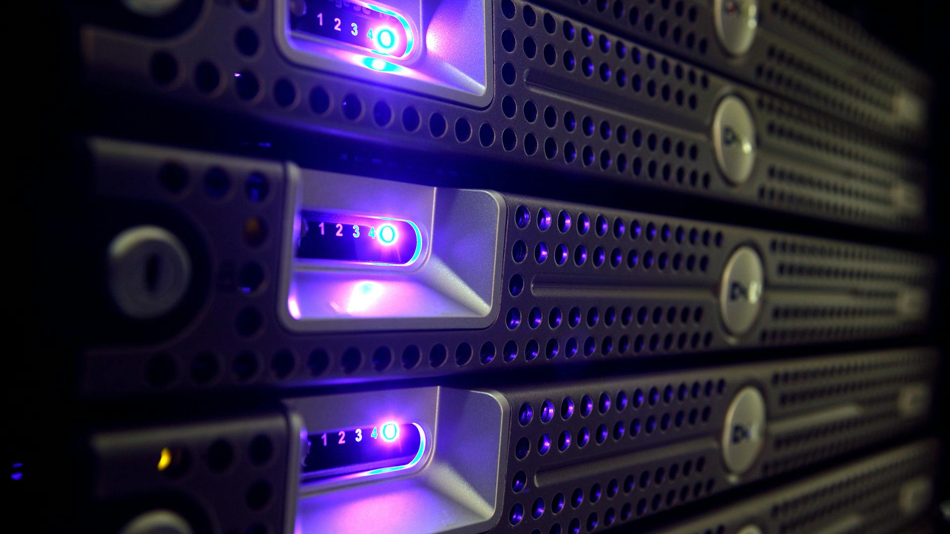 servers_dreamstime_l_22376187