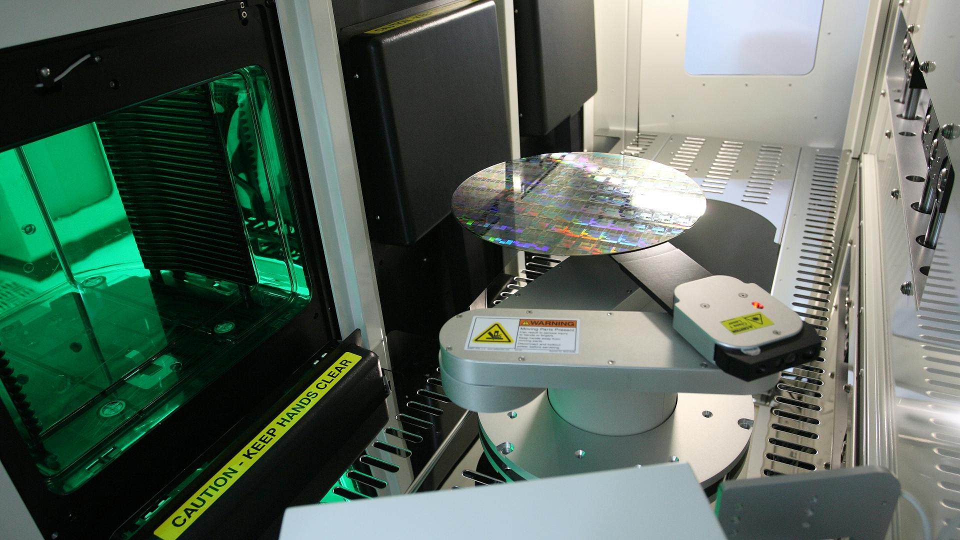 waferproduction_dreamstime_43049810