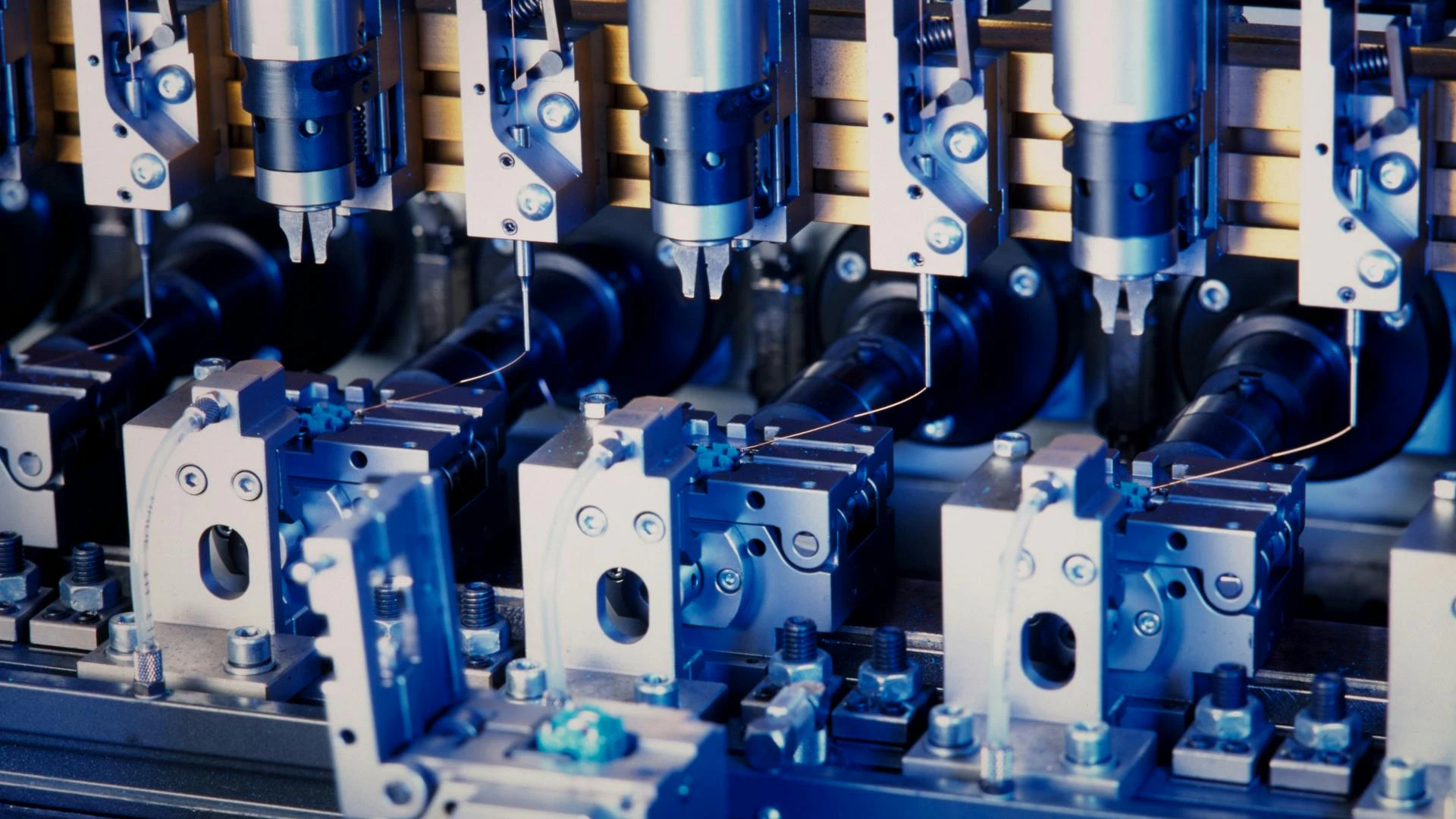 699741246c9541ec2b8b5b18 Componentmanufacturing Dreamstime L 14745225