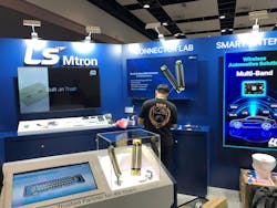 Giant-scale pair of board-to-board connectors Giant-scale pair of board-to-board connectors