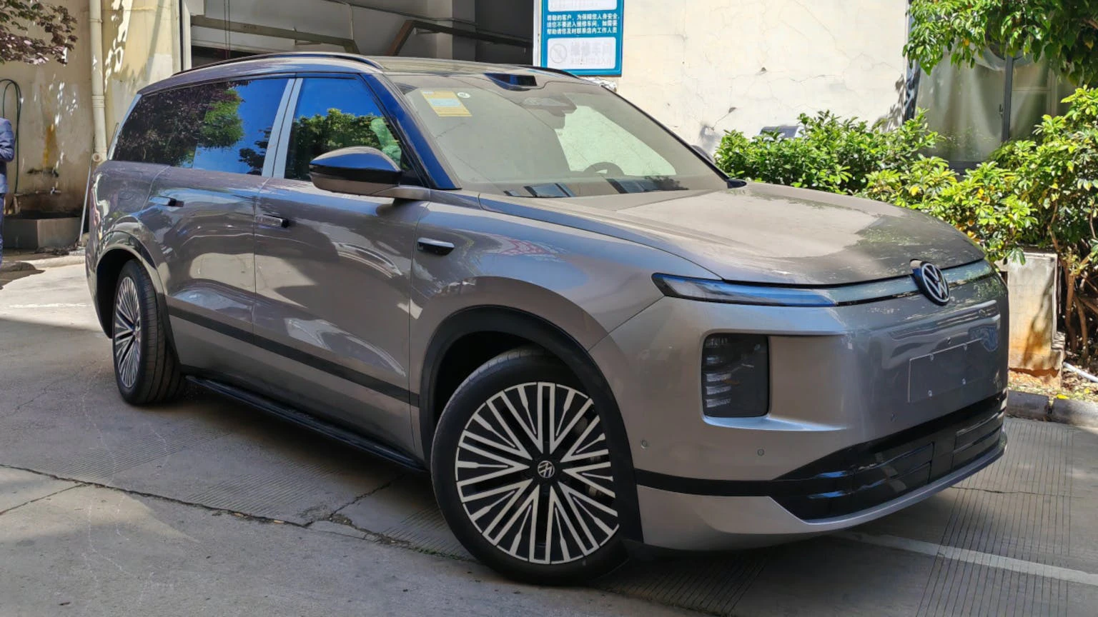 Volkswagen ID. Era 9X range-extender full-size crossover SUV