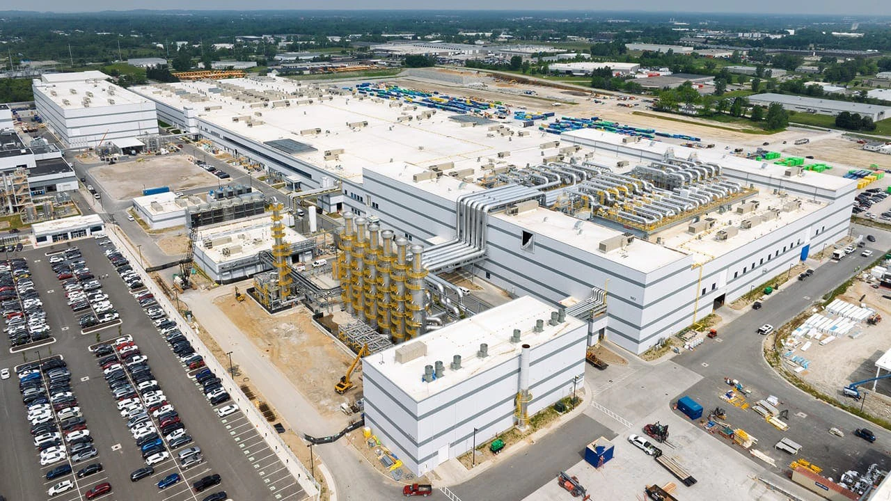 69dfd48f35636cd728e33b0b 260326 Newsmod American Grid Battery Boom 1