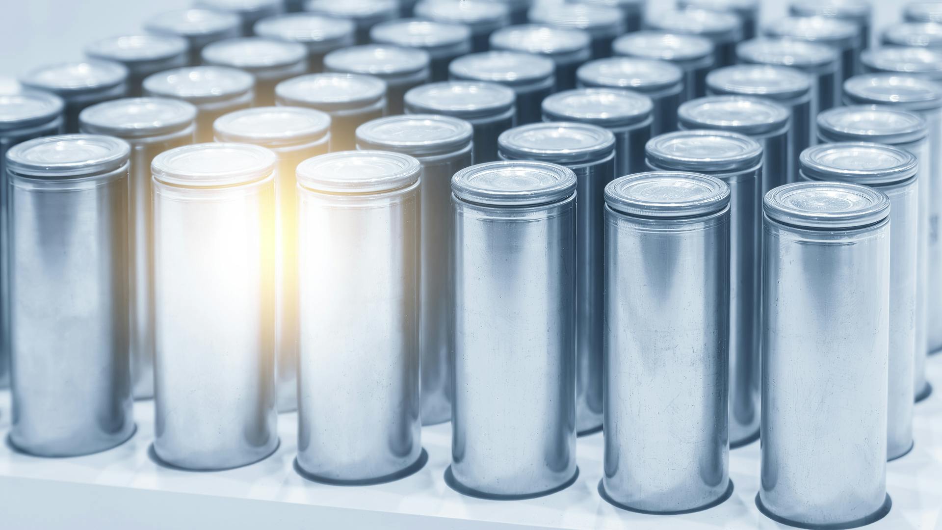 evbatterypack_dreamstime_365355390