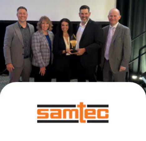 Rick Skees And Brett Lyvers Of Samtec Present Mouser's Kristin Schuetter, Krystal Jackson, And Jeff Newell With The 2025 Global High Service Distributor Of The Year Award
