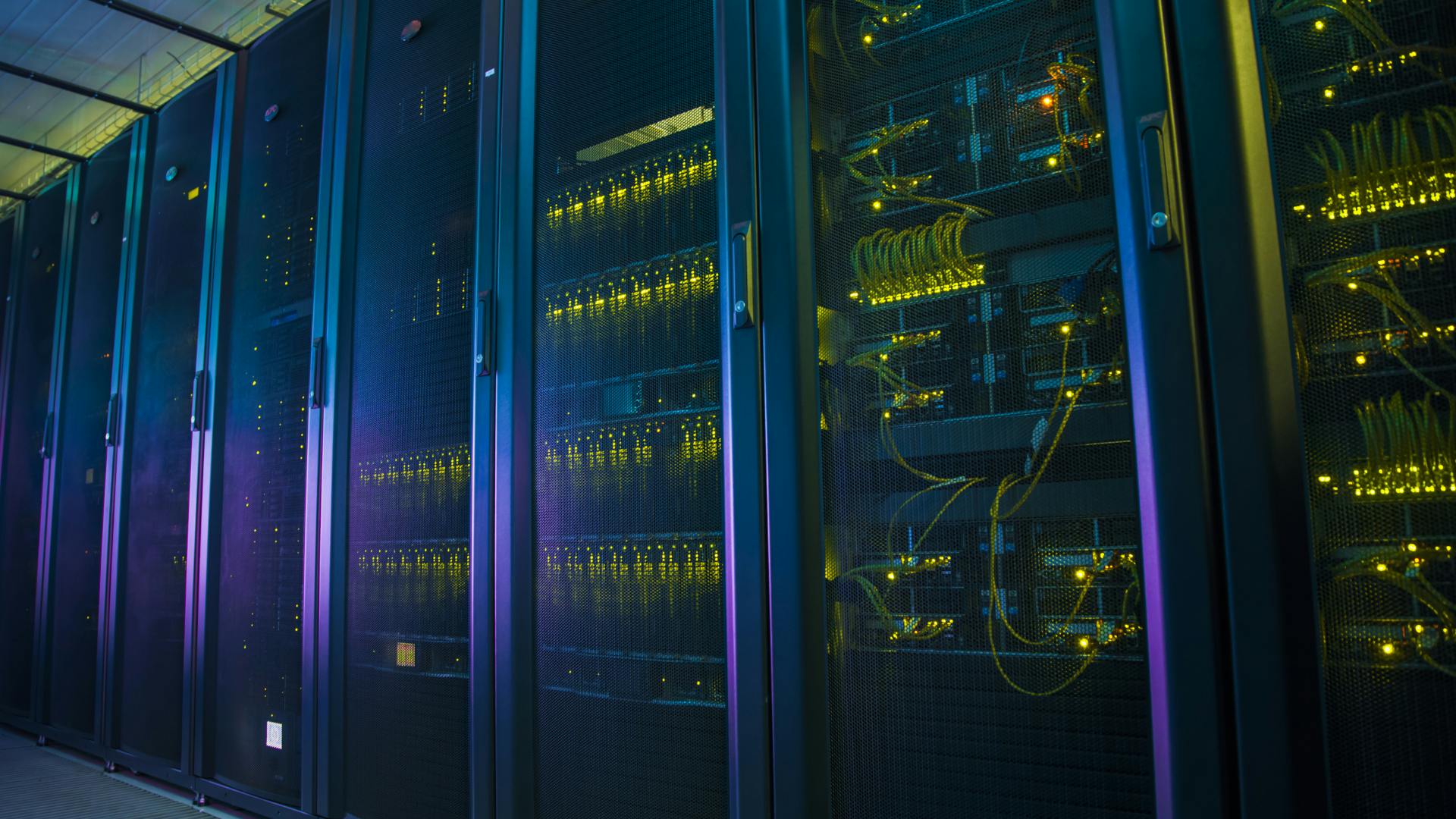 datacenter_dreamstime_51891797