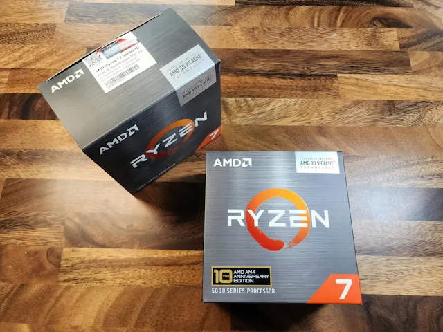 A Ryzen 7 5800X3D original box next to the 10th Anniversary Edition. The herald of remanufacturing? I hope so.