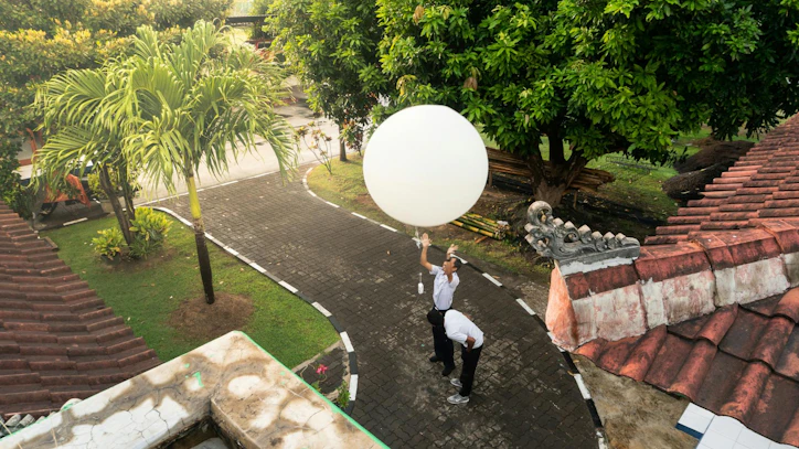 6aaac834ca80a1b36770b106 Radiosonde Dreamstime 147399811