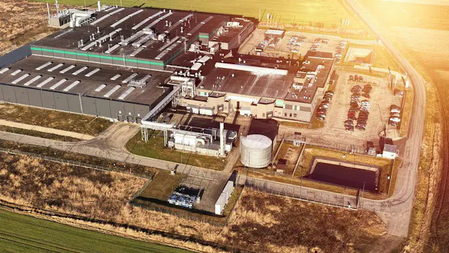 AI Data Center Expansion Drives Infrastructure Boom | E-Commerce Automation Acceleration 2024-2026